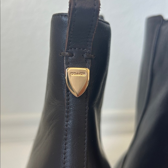 COACH Women’s Brown Leather Ankle Boots
Size   9.5 - Picture 2 of 7